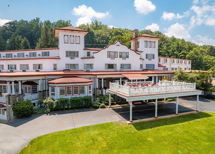 Historic Summit Inn